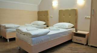 Гостиница B&B HOTEL Краснодар Двухместный номер в мансарде с 2 отдельными кроватями-1